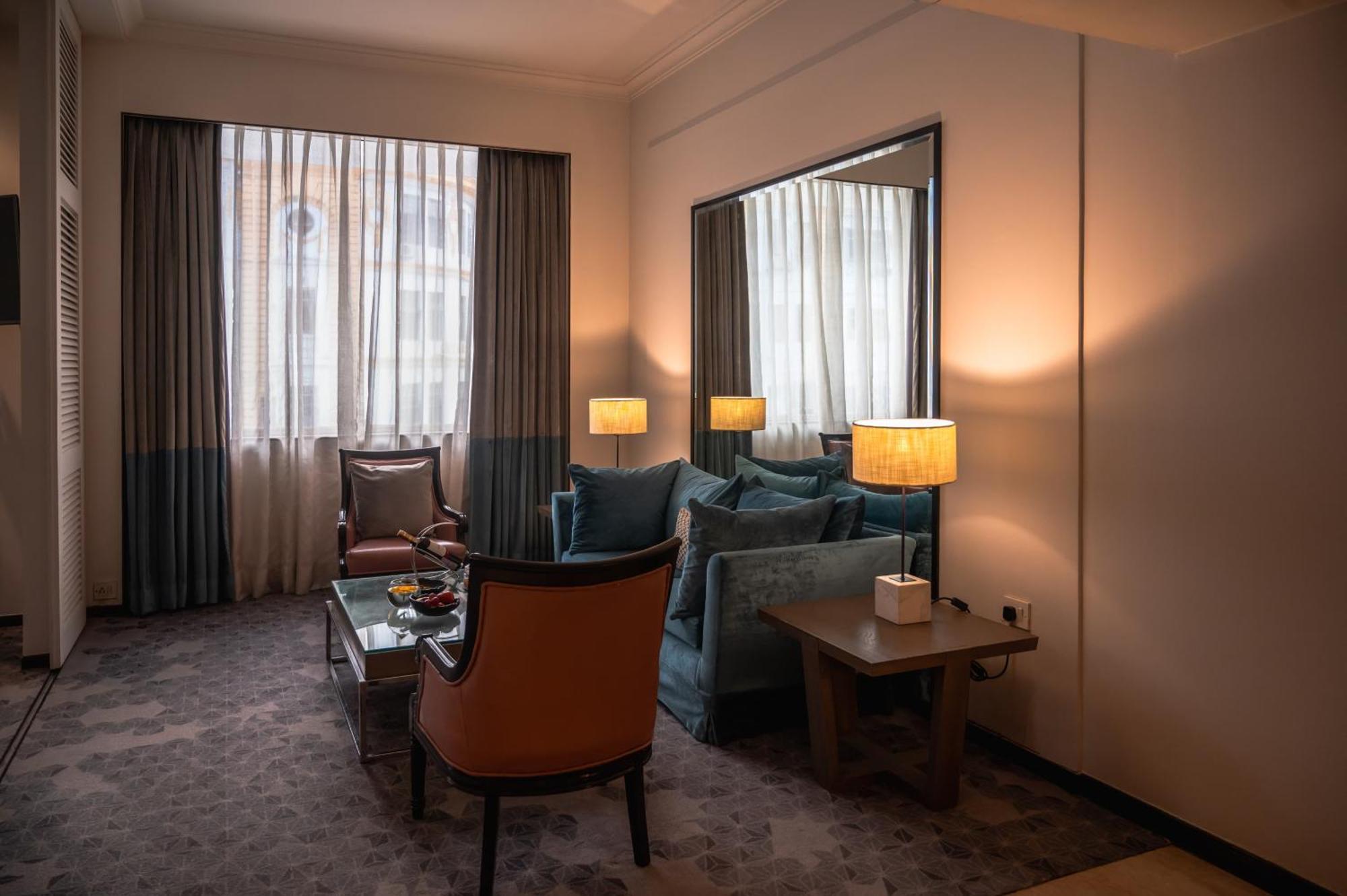 더 파크 콜카타 외부 사진 A suite at the hotel